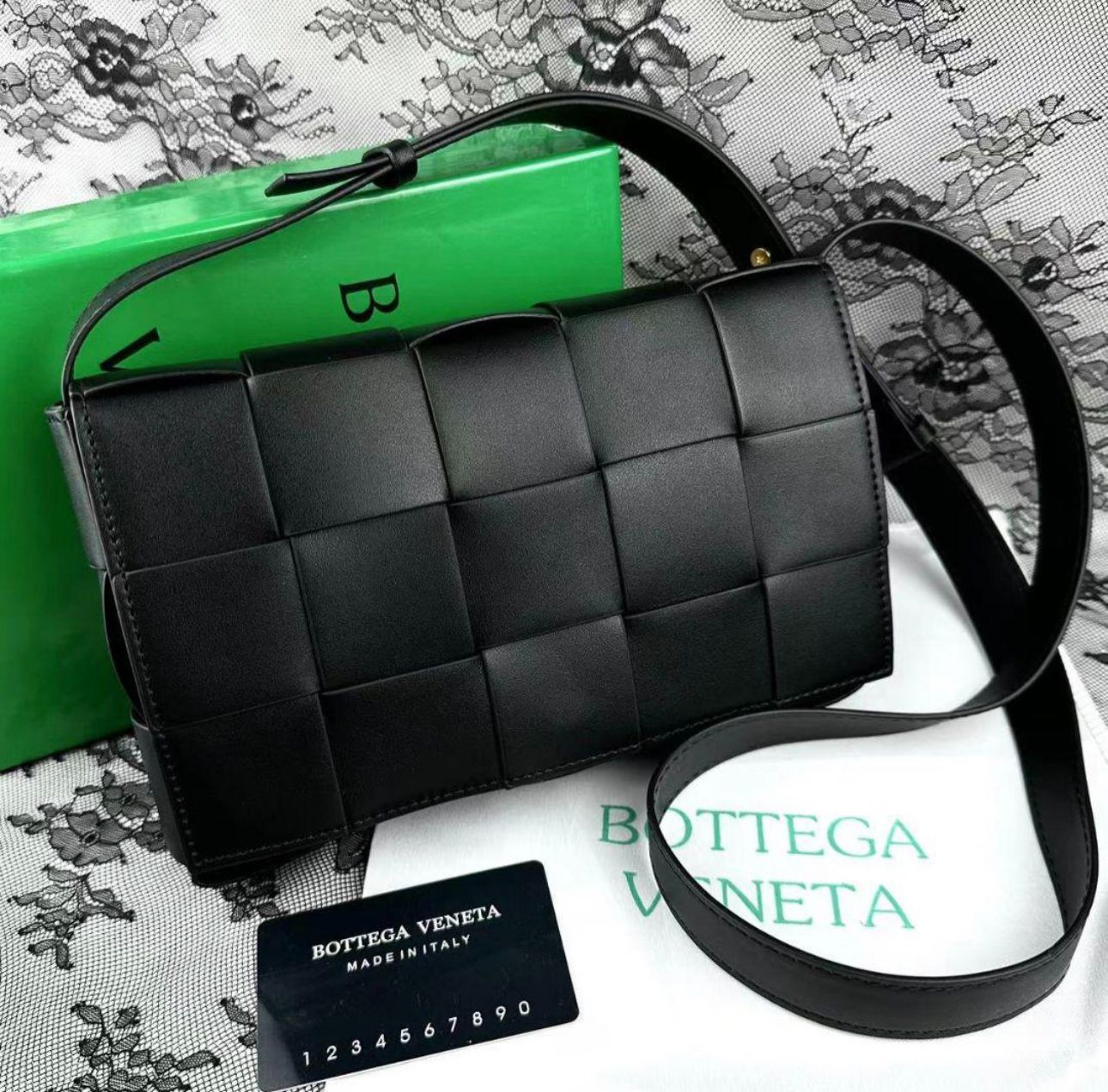 【断捨離】BOTTEGA VENETA パデッドカセットショルダーバッグ