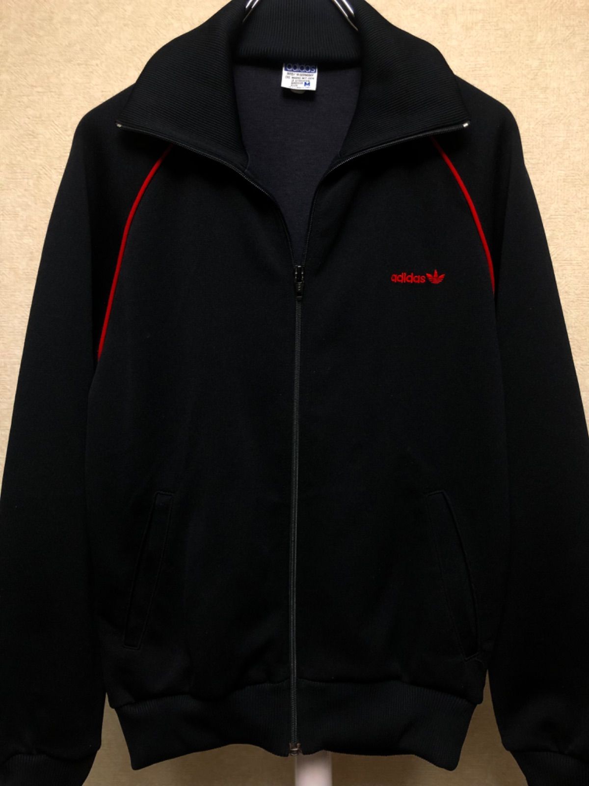 80年代デサントタグadidas旧西独ライン希少Ru0026R黒×赤トラックジャケット