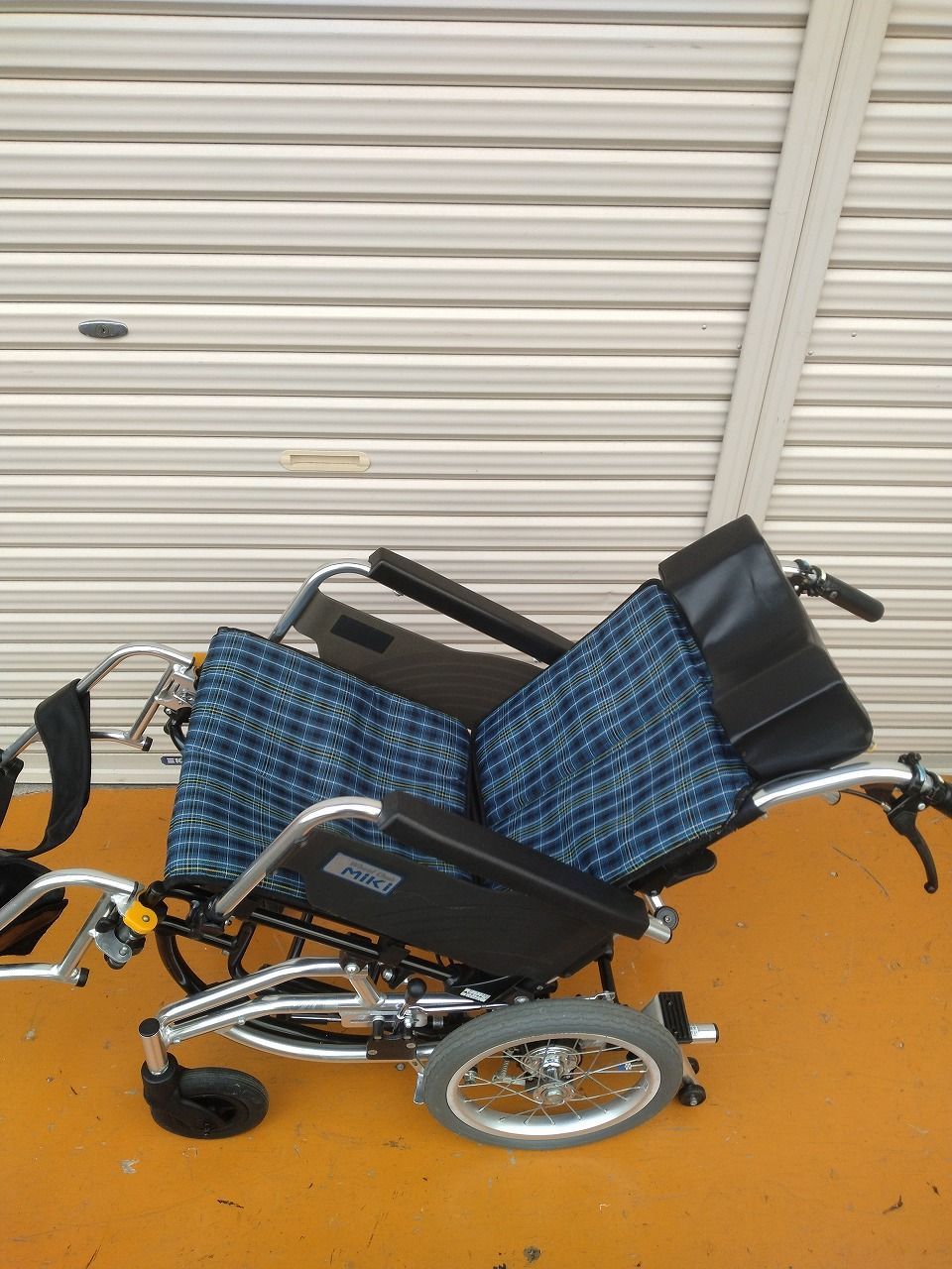 介助式車椅子