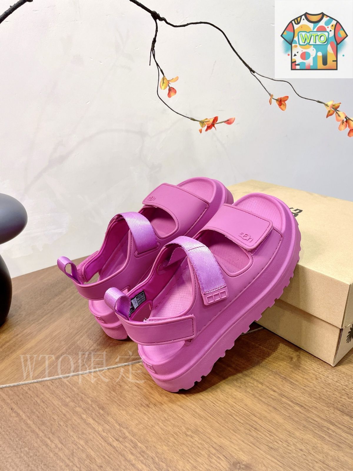 UGG マジックテープ 厚底サンダル05-UE77 - メルカリ