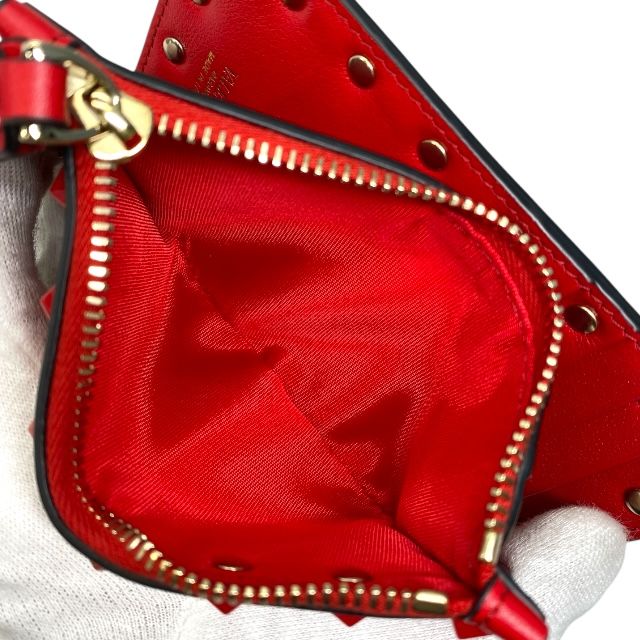 ヴァレンティノ フラグメントケース コインケース 小銭入れ カードケース ロックスタッズ レザー レッド VALENTINO レディース 感 上品デザイン モデル