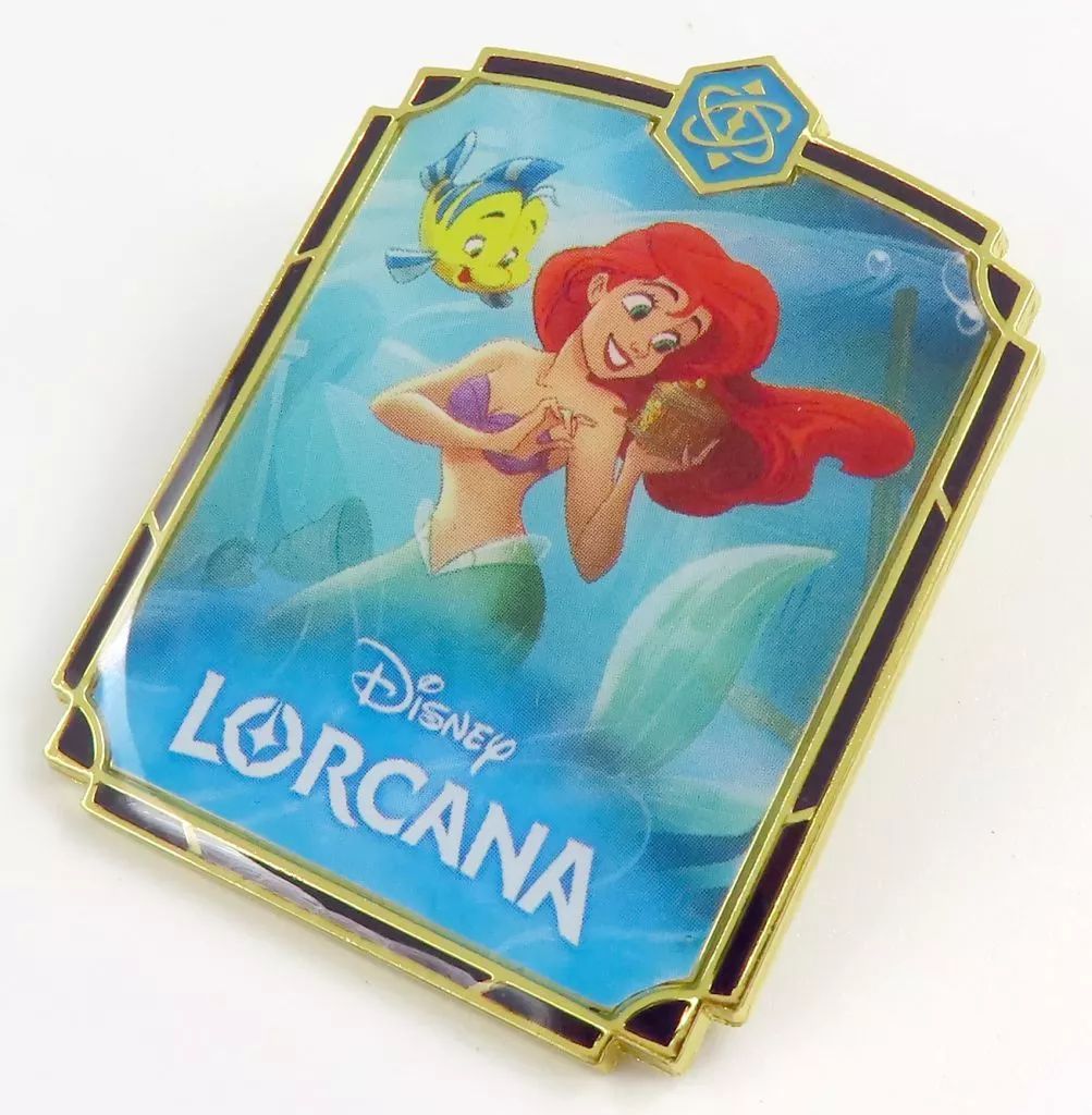 ディズニー ロルカナ 超レア マレフィセント ピンバッジ 台紙付き 2枚セット】ディズニー ロルカナ マレフィセント レジェンダ