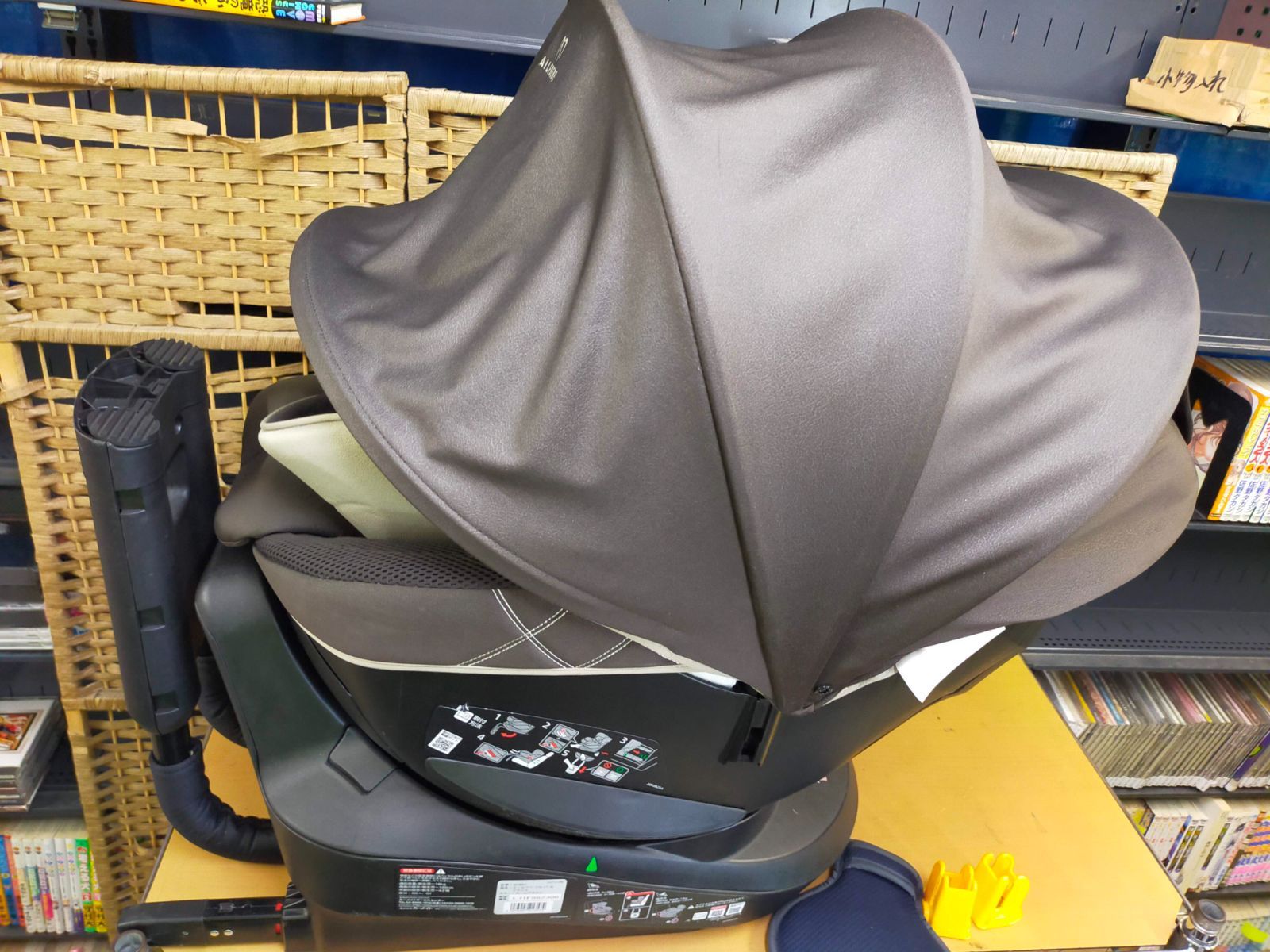 F01-20250701 カーメイトエールベベ 最上位モデル クルット 4i グランス BF882 カームブラウン チャイルドシート ISOFIX Combi AILEBEBE
