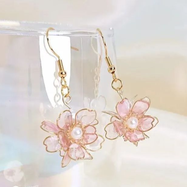 新作 🌸 可愛い 桜玉 春 桜 🌸 イヤリングorピアス アレルギー対応