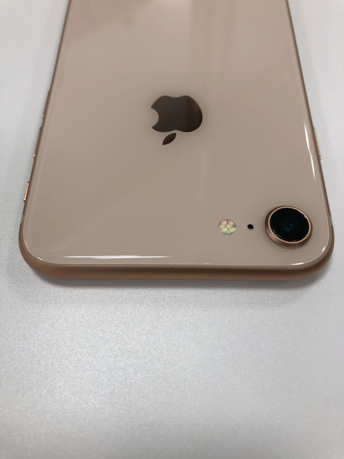 中古】iPhone8 64GB ゴールド バッテリー90％ SIMロックあり - メルカリ