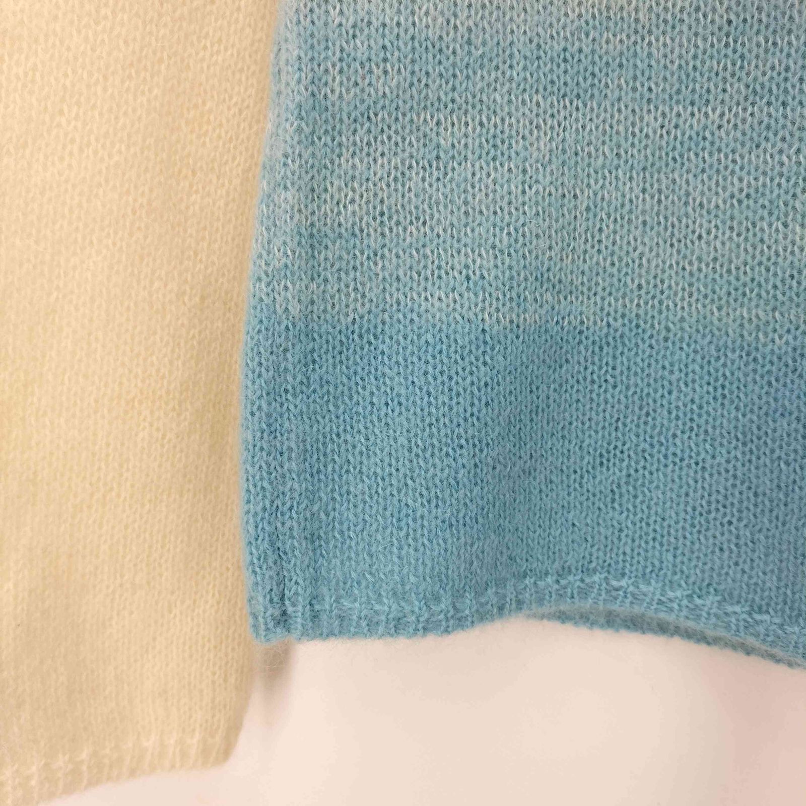 courreges(クレージュ) グラデーションカラー モヘヤ混 タートルネックニット レディース  9R 中古 古着 0410 クレージュ courreges グラデーションカラー モヘヤ混
