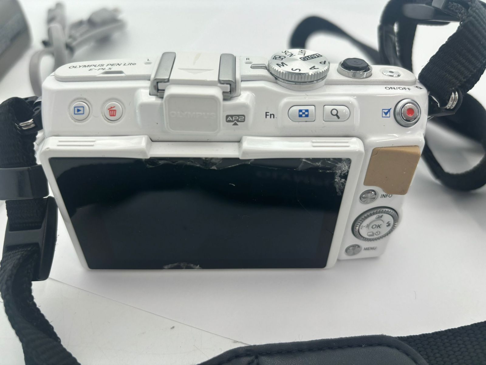 OLYMPUS オリンパス TG TG-870 WHITE OLYMPUS オリンパス TG TG