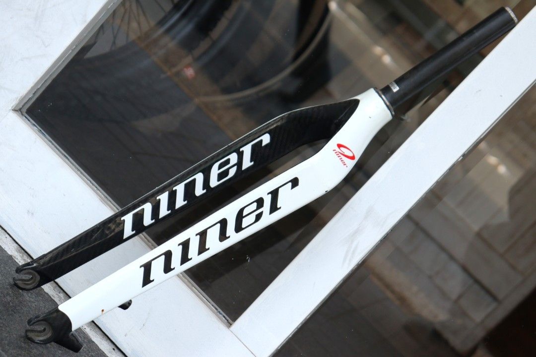 ナイナー NINER 29インチ カーボン MTB フロントフォーク 横浜店