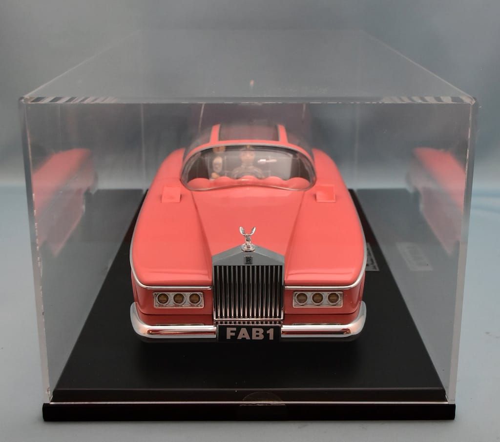【新品未使用品】サンダーバード AMIE 1/18 ロールスロイス ペネロープ号 61eTh+FKg2L._UF350,350_QL50_.jpg