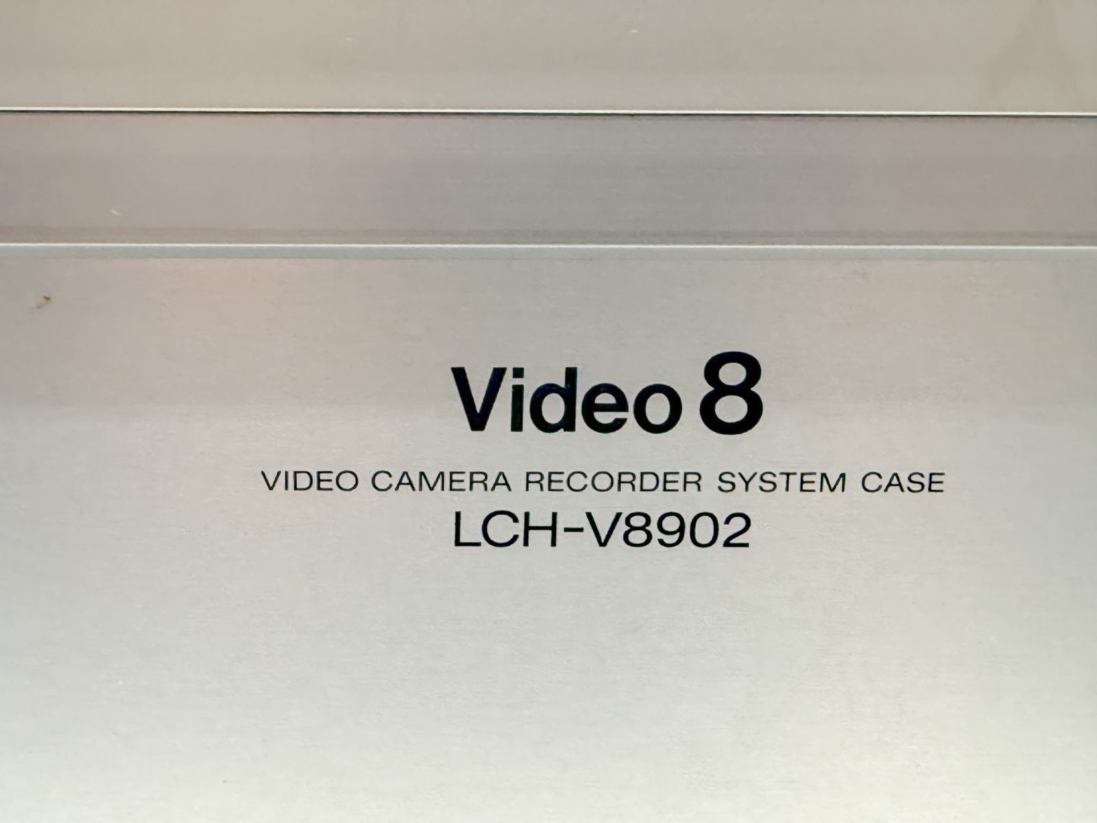 SONY Video8 システムケース LCH‑V8902 鍵付き／ショルダーストラップ