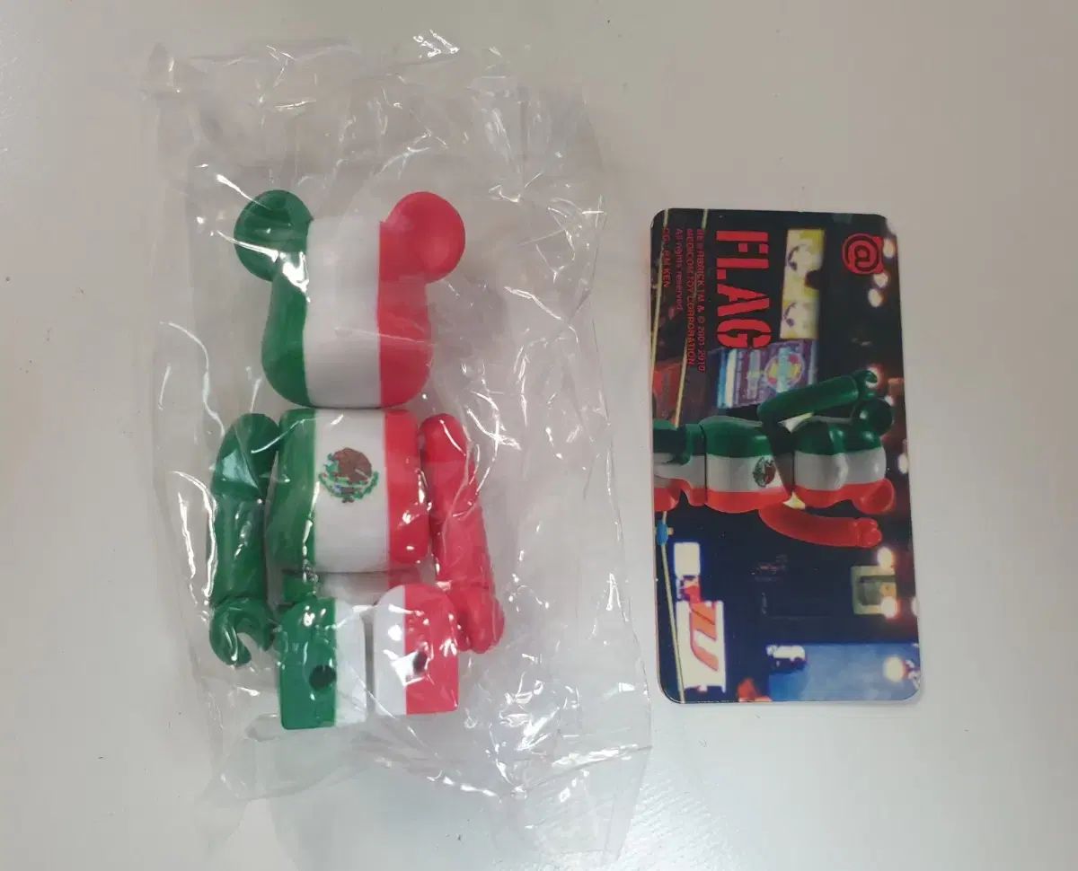 【雷市場（ポンジャン）商品韓国直送】 BE@RBRICK(ベアブリック) 21 焦げた 国旗 メキシコ
