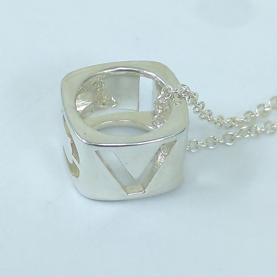 TIFFANY ティファニー　LOVE　キューブ　ネックレス　シルバー925 TIFFANY ティファニー LOVE キューブ ネックレス シルバー925