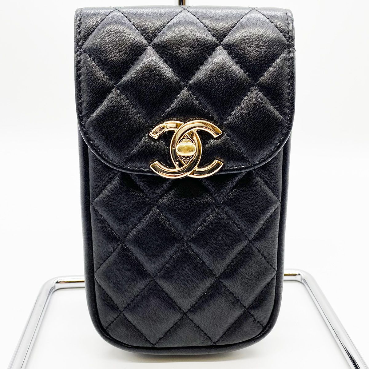 美品 CHANEL シャネル マトラッセ スマホショルダー ショルダーバッグ バッグ ココマーク ブラック ラムスキン レディース ファッション  USED - メルカリ