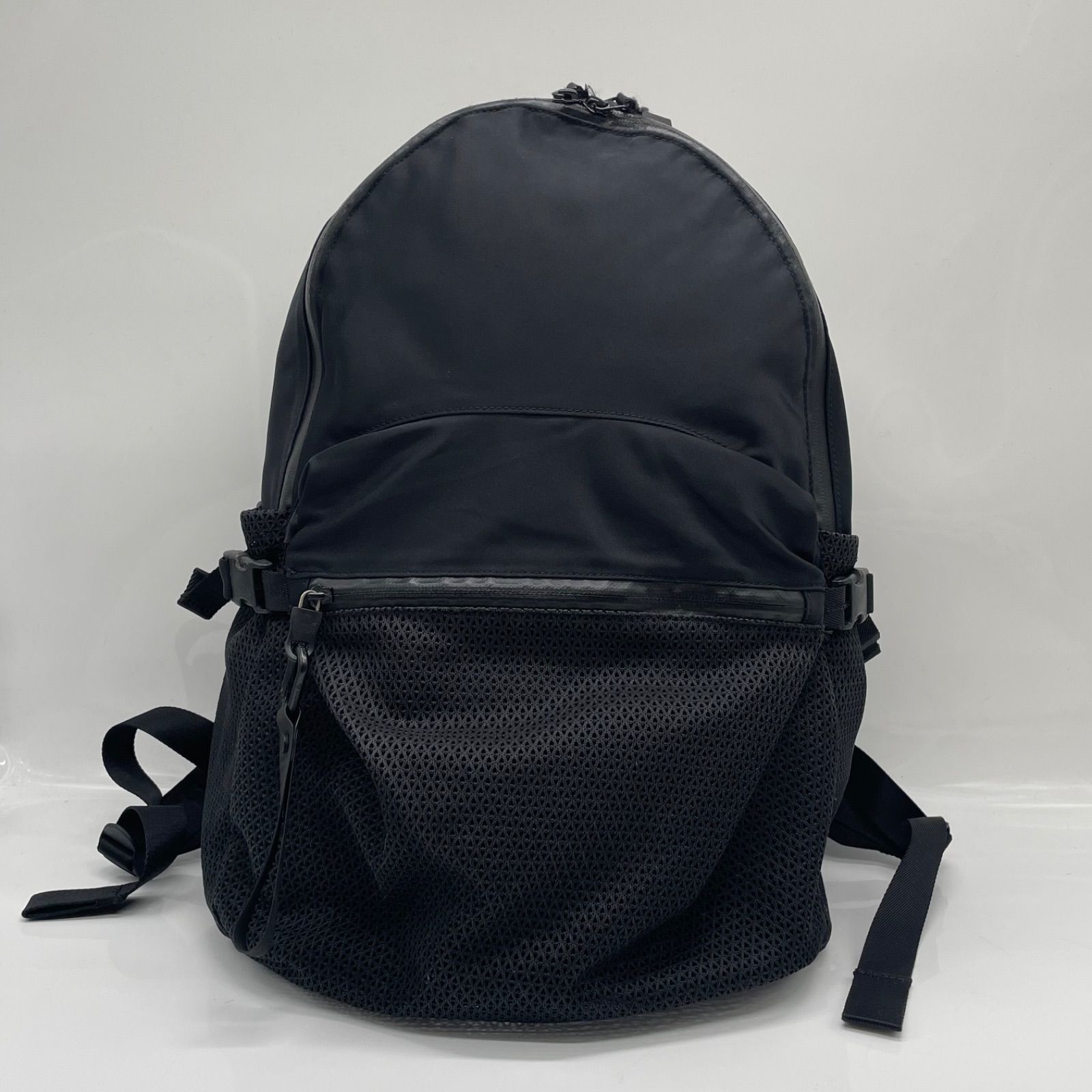 無地 ブラック（黒）系 lululemon(ルルレモン) バックパック・リュック 
