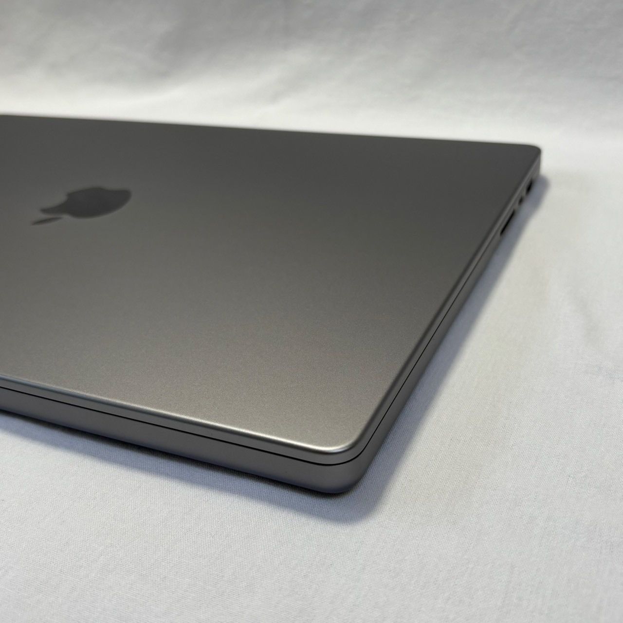 【美品】MacBook Pro 1TB / 16GB / 充放電162回 ほぼ未使用品】【充電放電回数：24回】MacBook Pro 16インチ/M1 Pro