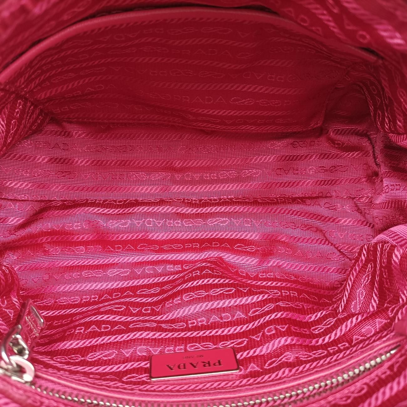 プラダPradaステッチキルティングピンクナイロン