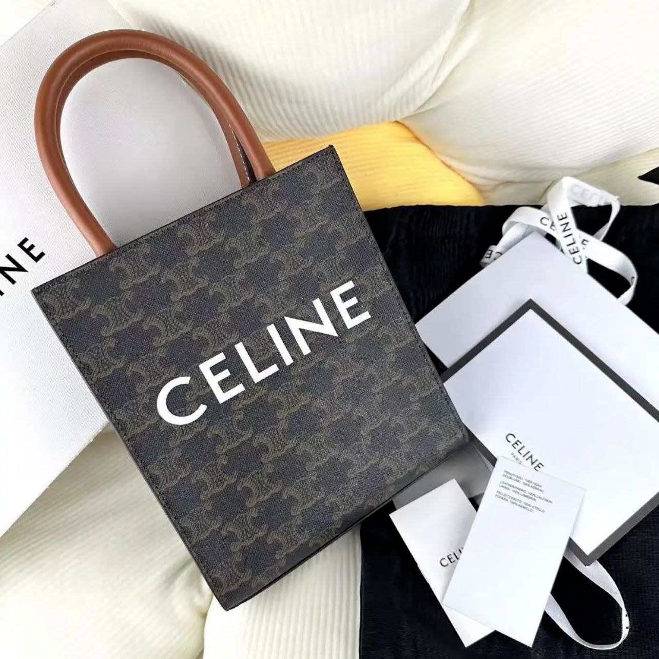 美品】セリーヌ トリオンフキャンパス ミニバーティカルカバトートバッグ