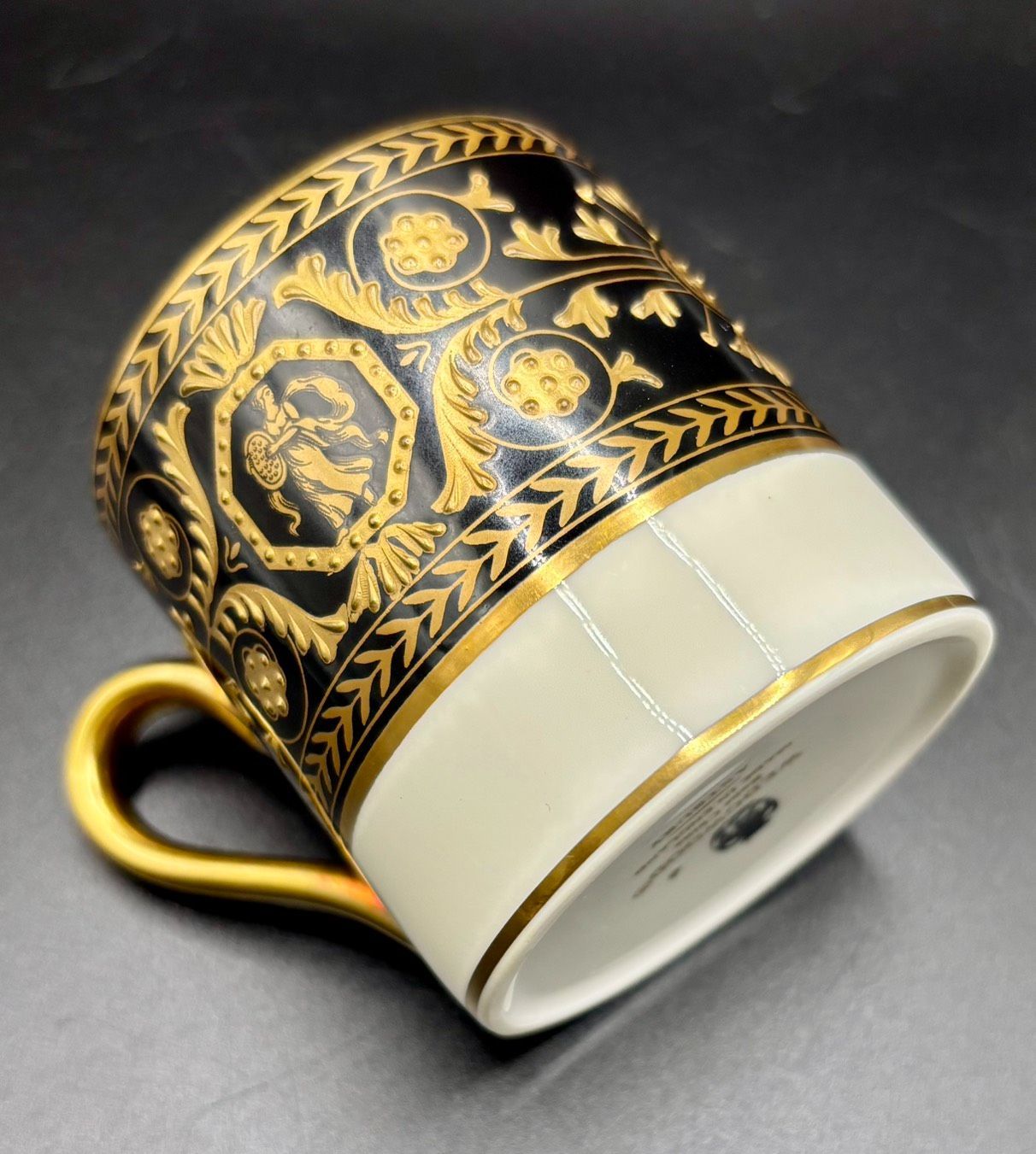 アストバリー ブラック