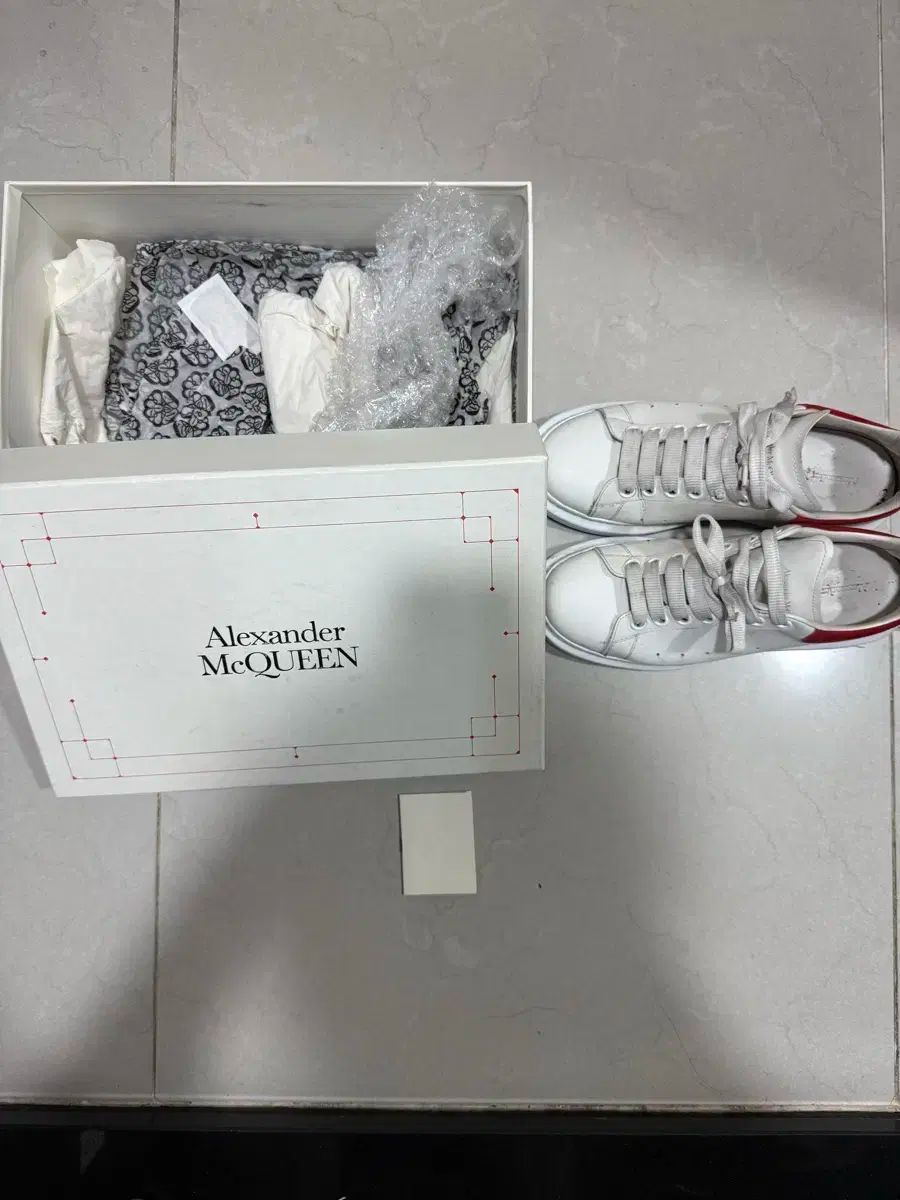 41 サイズ アレクサンダー alexander mcqueen(アレキサンダー