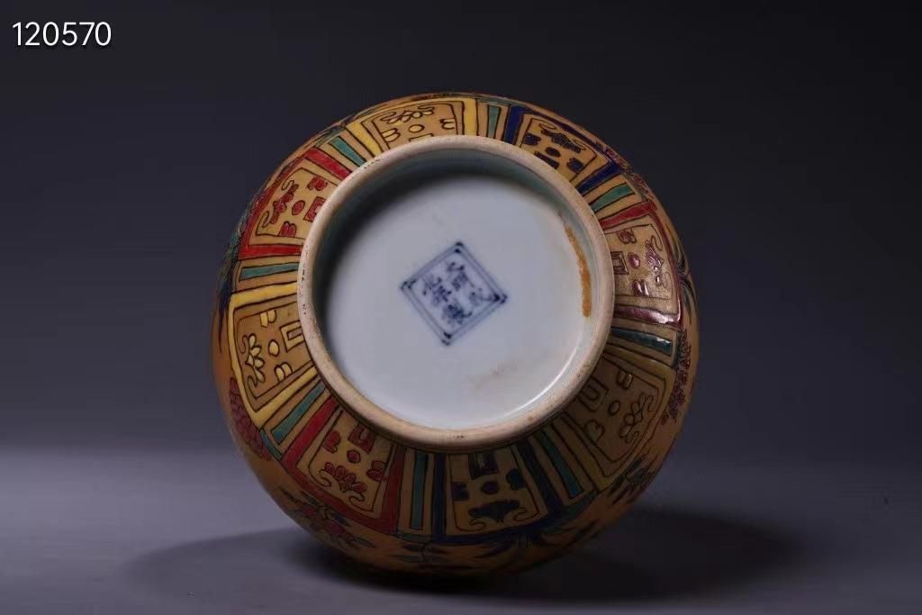 中国古美術・純手描き金陶花瓶・大明成化紋・箱付き・稀有品