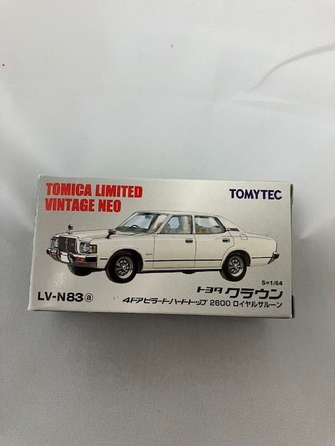 トミカ リミテッドヴィンテージネオ トヨタ クラウン 4ドア ピラード