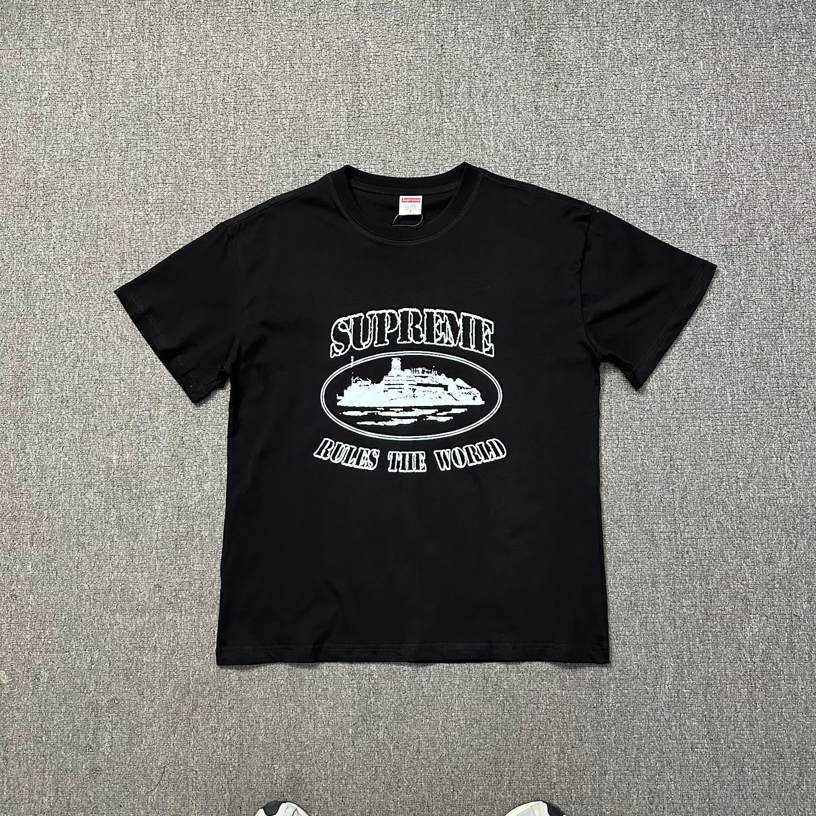 新品未使用  シュプリーム corteiz✖️supreme Logo Rules The World Tee  Tシャツ 男女兼用