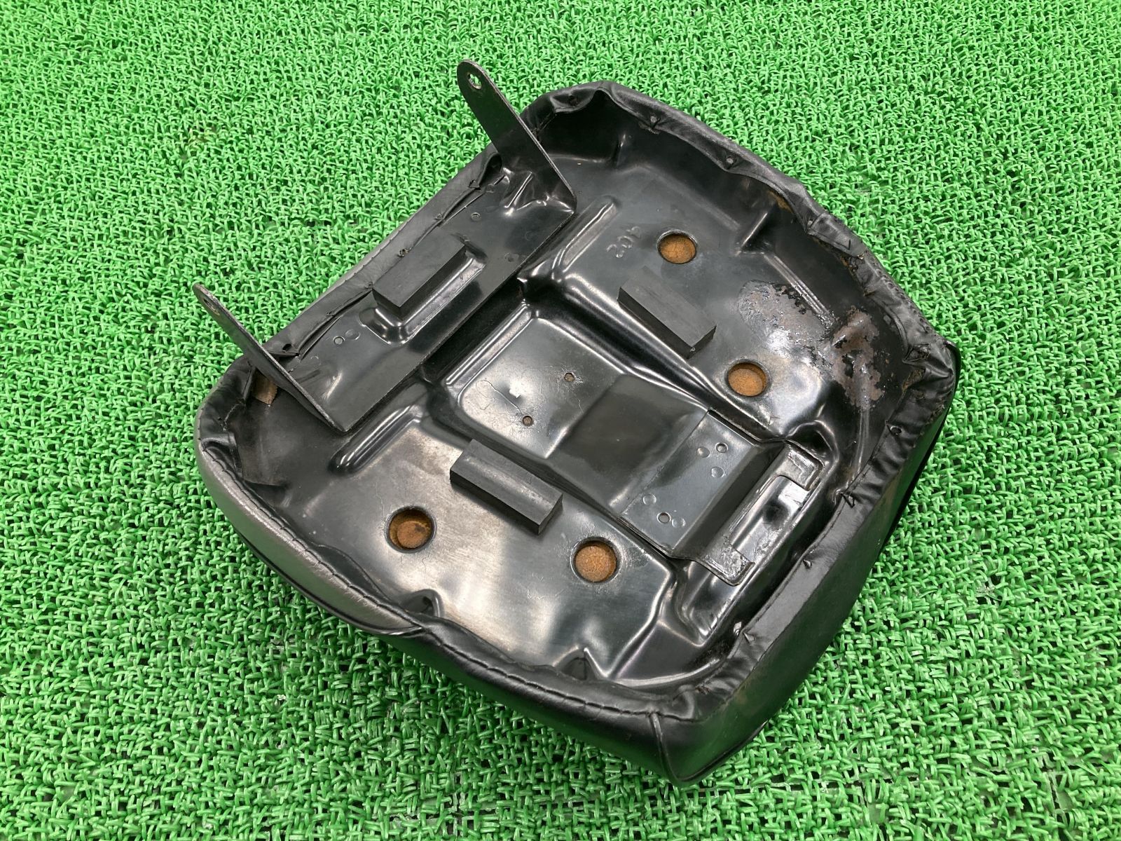 ベンリィCD125T シート 4C2 ホンダ 純正 中古 バイク 部品 シート 
