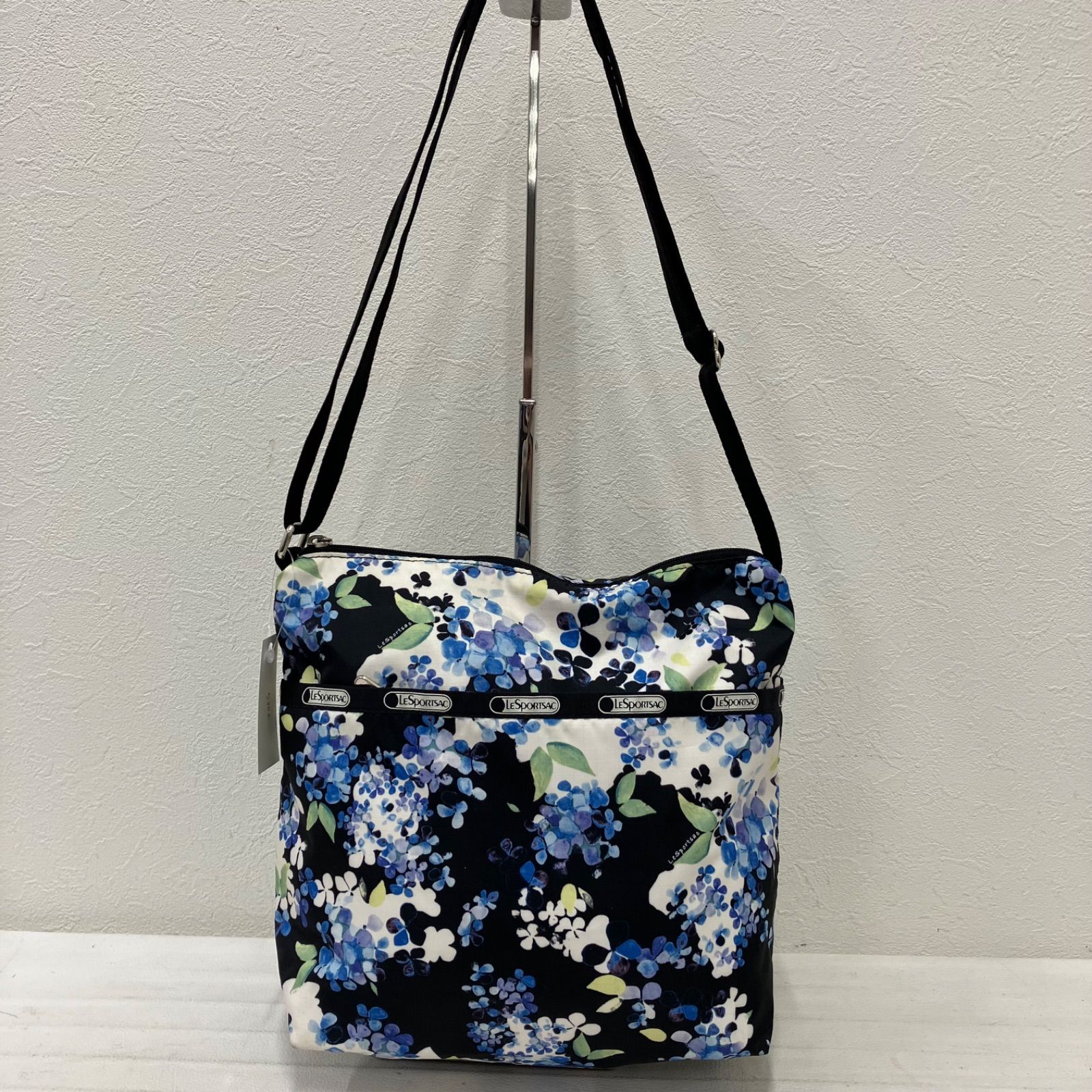 5302 LeSportsac レスポートサック ショルダーバッグ クロスボディ 肩 
