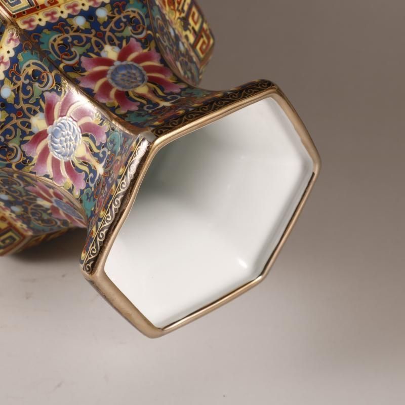 清乾隆磁器琺瑯彩花鳥紋六方瓶 景徳鎮 陶磁器 装飾品 現代工芸品 美術品 置物 清乾隆磁器琺瑯彩花鳥紋六方瓶 景徳鎮 陶磁器 装飾品 現代工芸品