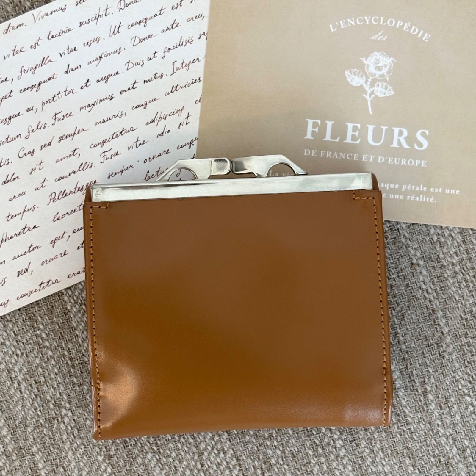 セリーヌ　財布　美品 セリーヌ ミディアム ストラップ ウォレット バイカラー 二