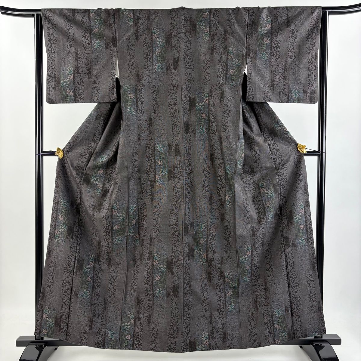 紬 身丈160.5cm 裄丈63cm 正絹 秀品 【中古】 紬 身丈160cm 裄丈63cm S 袷 ぼかし柄 茶緑色 正絹 秀品｜中古・古着