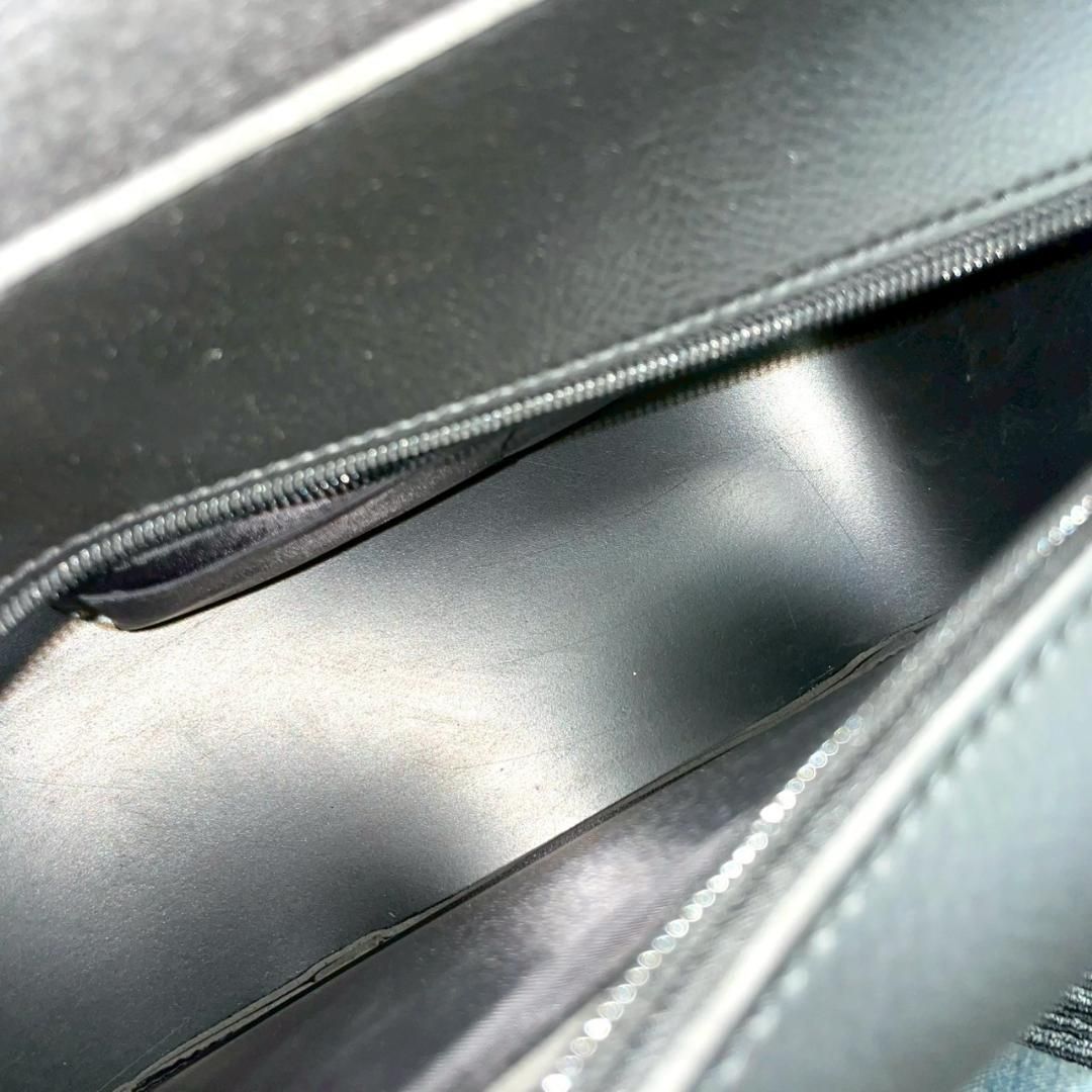 サドルバック スタッズ