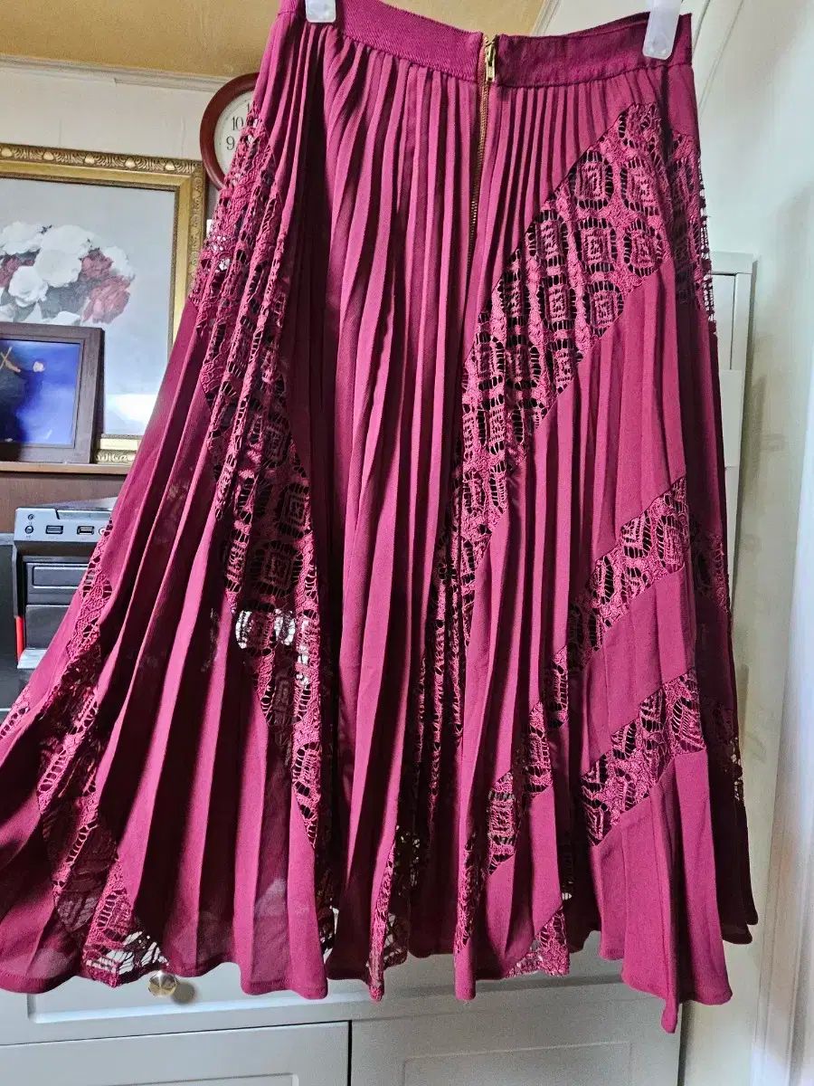 セルフ ポートレイト バーガンディ レース プリーツ スカート