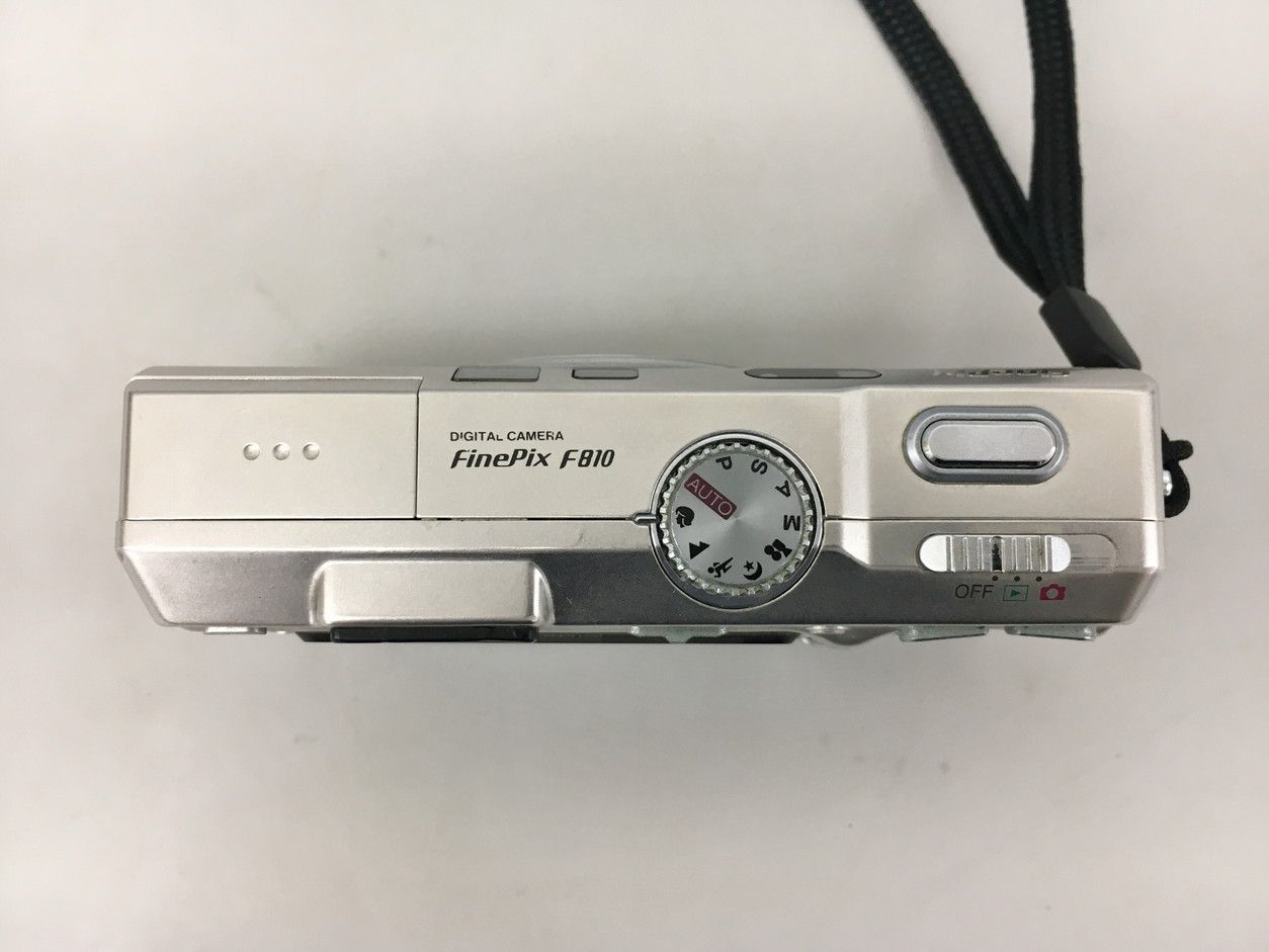 コンパクトデジタルカメラ FinePix F810 富士フイルム FUJIFILM 本体