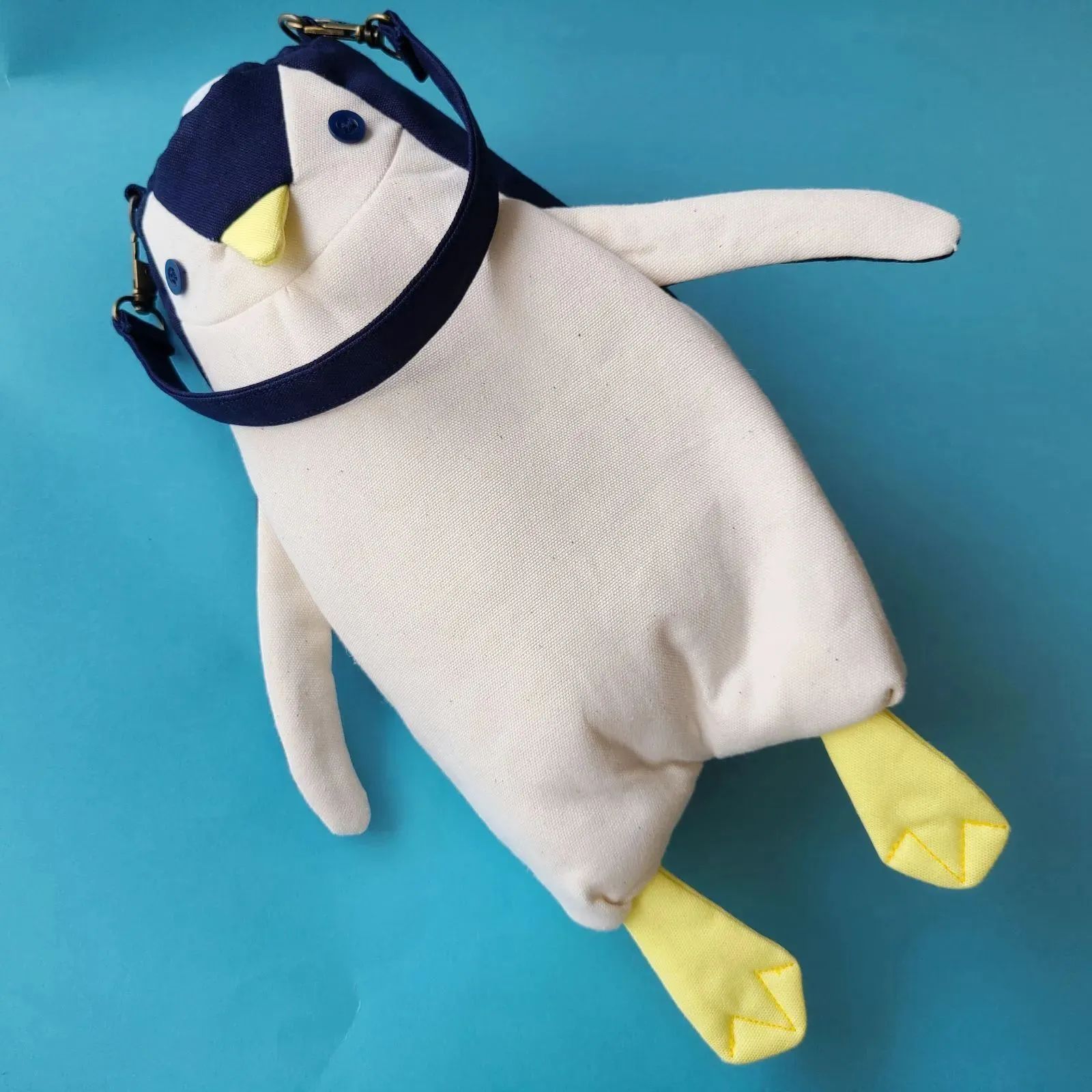 得価最安値イルカメ様 ペンギンの形のペットボトルカバー ペンギン着 ハンドメイド ショルダーバッグ