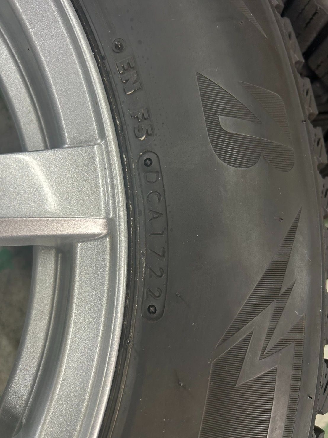 2025年製 残溝8.4mm