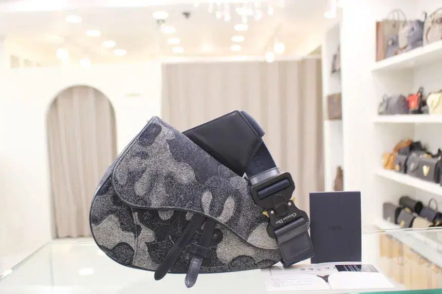Dior ディオール X ピーター ドイグ デニム 迷彩 サドルバッグ ボディ クロスバッグ