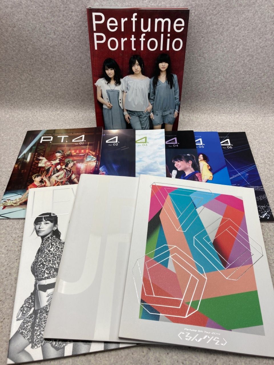 【Perfumeまとめ売り】 CD、DVD、パンフレット、MV集、写真 Perfume tourパンフレット、写真集まとめ Perfumeまとめ売り