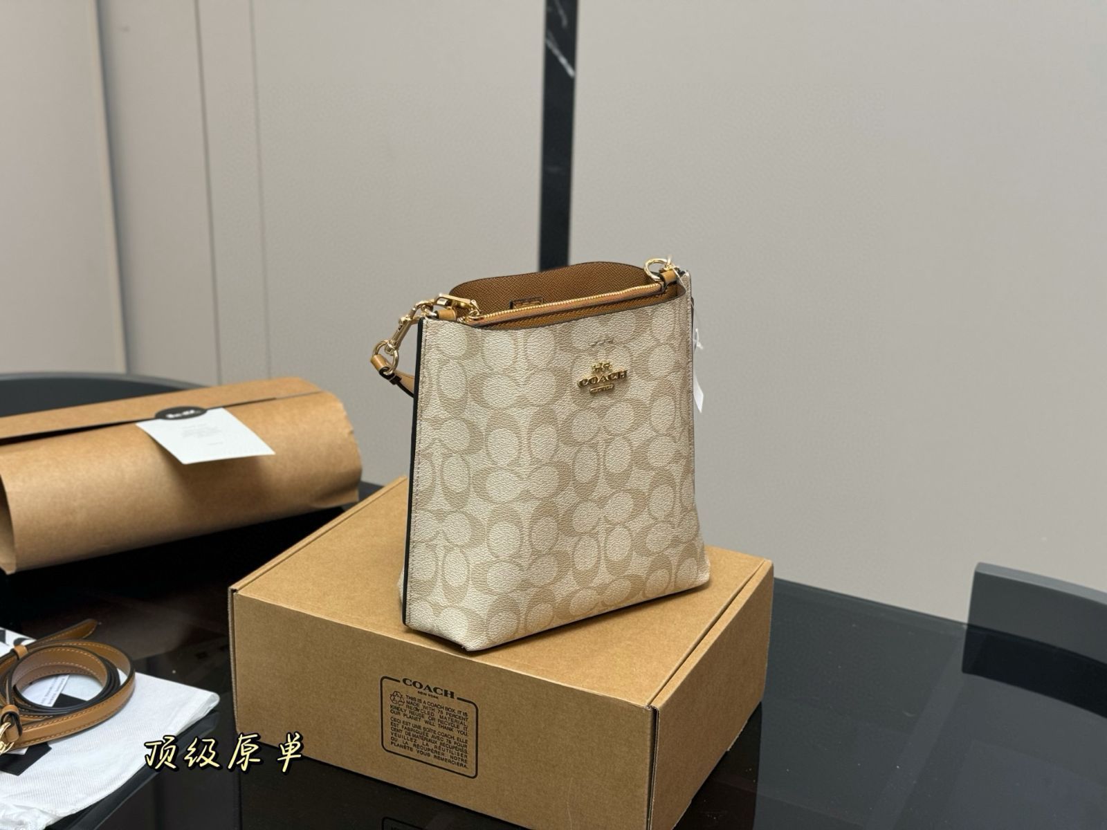 coachモリーバッグ　最終値下げ　専用 今日特価】COACH モリー ミニバケットバッグ 20×22cm - メルカリ