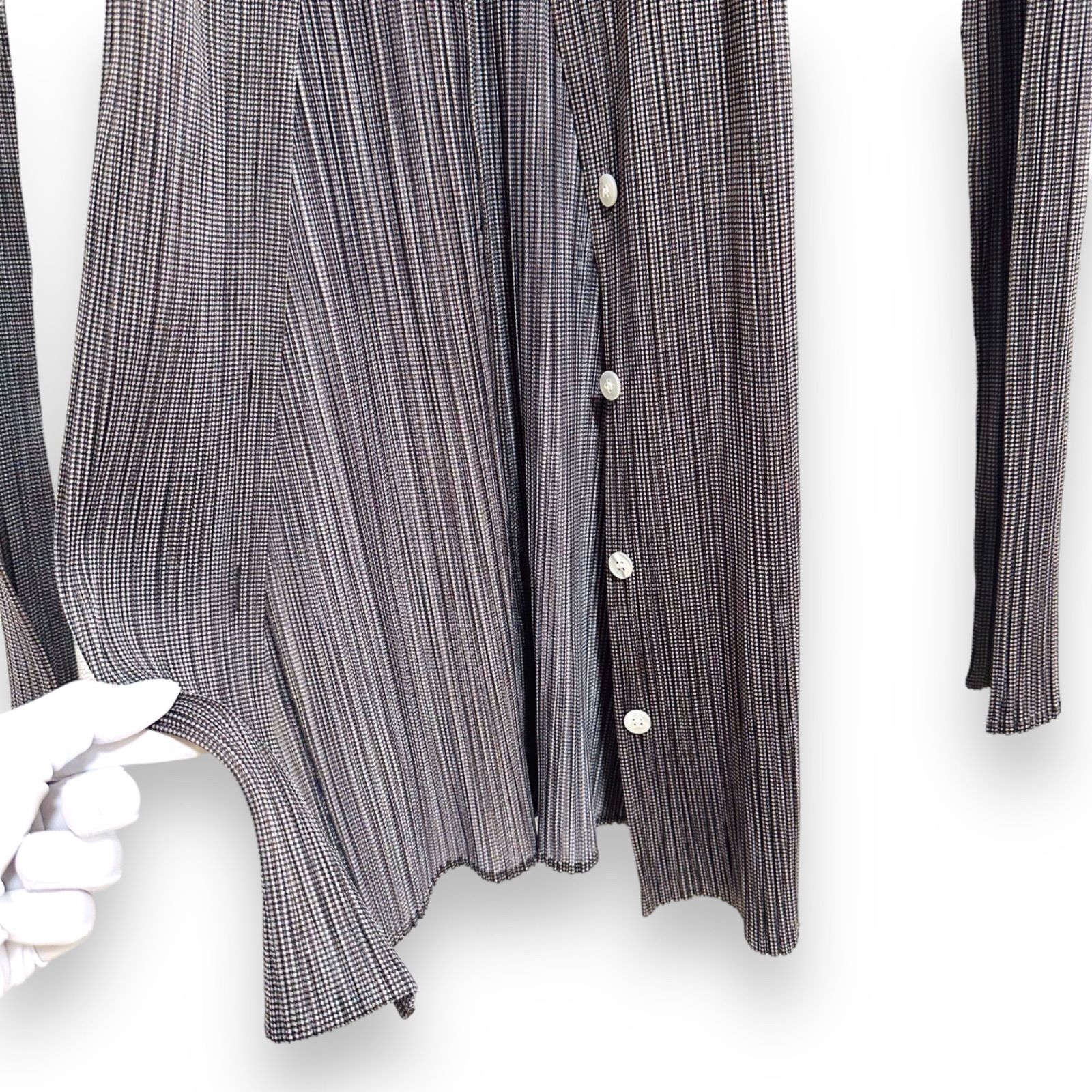 【美品】ISSEI　MIYAKE　プリーツプリーズ　長袖シャツ　ボタンシャツ Issey miyake pleats please（イッセイミヤケプリーツプリーズ