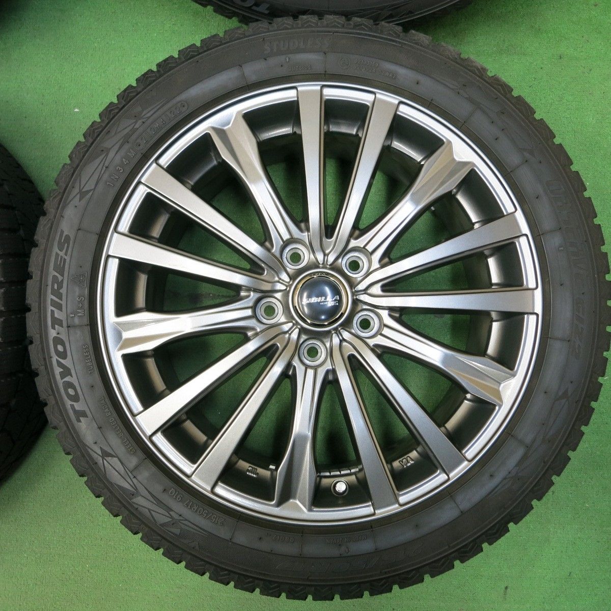 送料無料* バリ溝！22年！キレイ！9.5分以上☆スタッドレス 215/50R17 
