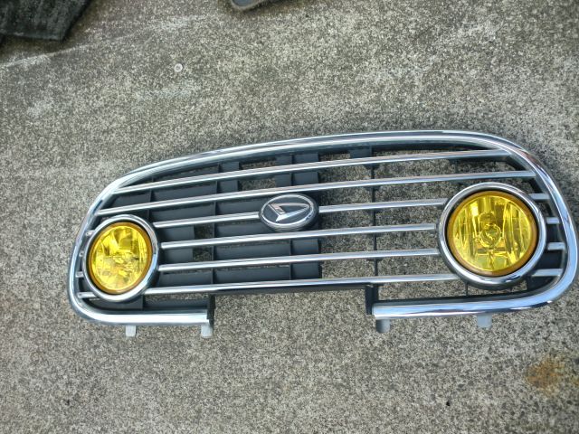 ミラジーノ L700S フロントグリル 黄色フォグランプ - メルカリ