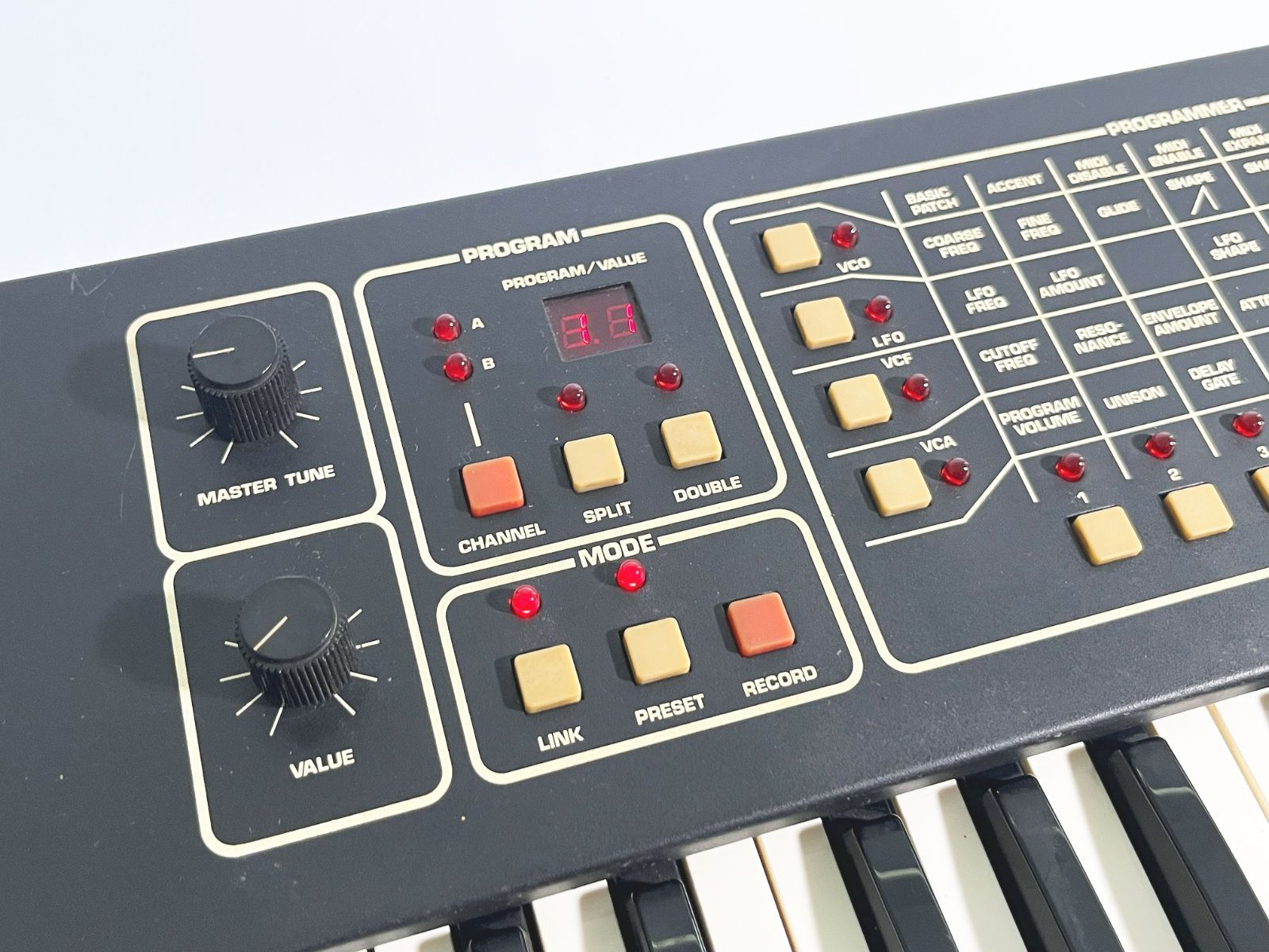 ジャンク品】 SEQUENTIAL CIRCUITS PRO-8 608 シンセサイザー - メルカリ 
