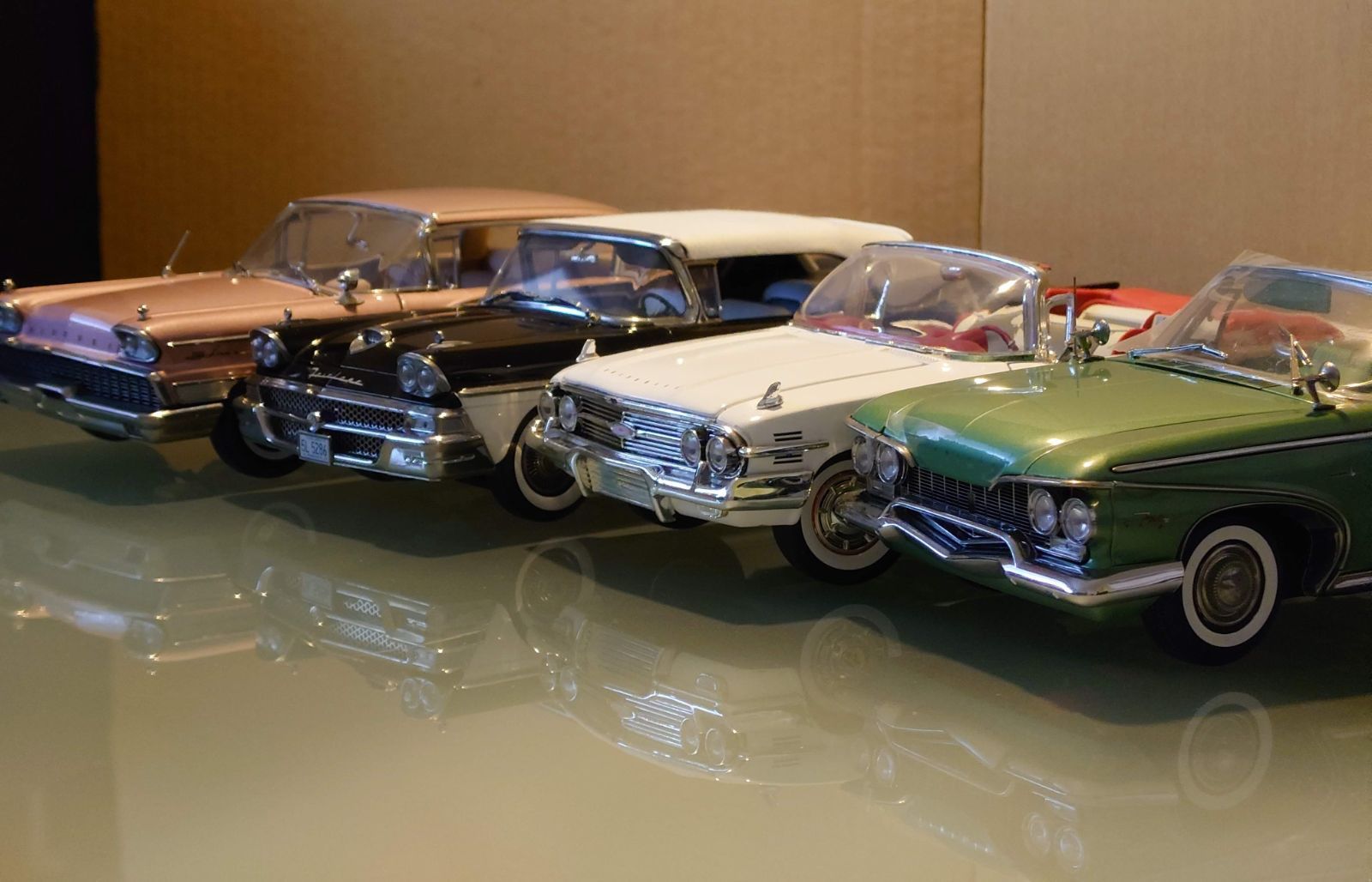 1/18 シェビーインパラ 1960 ホワイト Chevy Impala Convertible