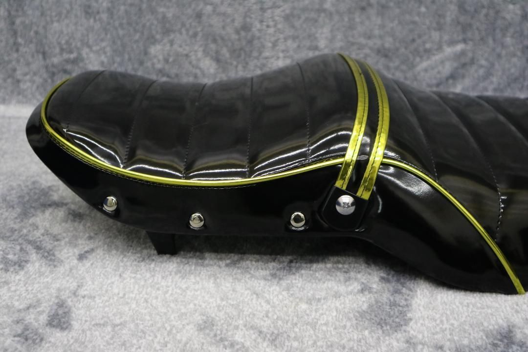 バリオス タックロール 黒金 エナメル 鋲打ち // 変形 シート 1型 
