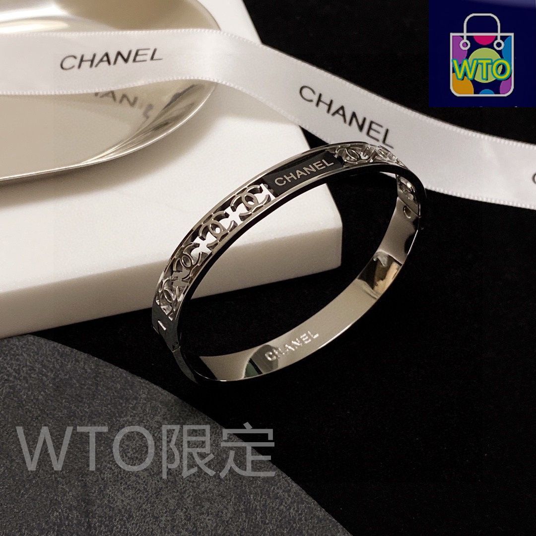 バタフライモチーフがCool♪【CHANEL】新作 ブレスレット バタフライ CHANEL(シャネル) ブレスレット(レディース) - 海外