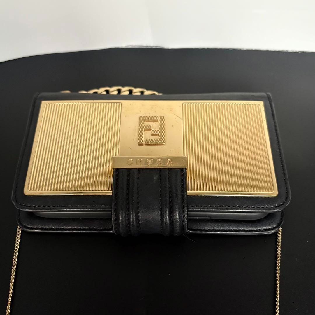 FENDI Chaos フェンディ×カオス コラボ iPhone11 Pro用 カバー スマホケース チェーンハンドル付き 手帳型 き