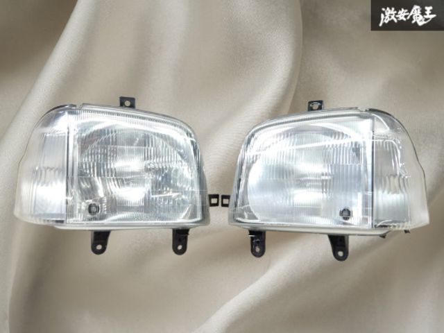 【美品】ダイハツ純正ヘッドランプ（左右セット） ダイハツ 【交換用に 割れなし】ダイハツ S200V S210V
