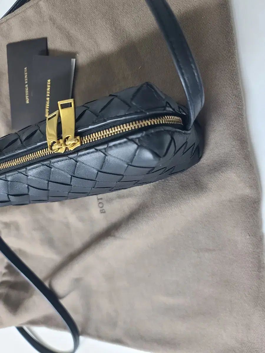 ボッテガヴェネタ ミニクロスバッグ