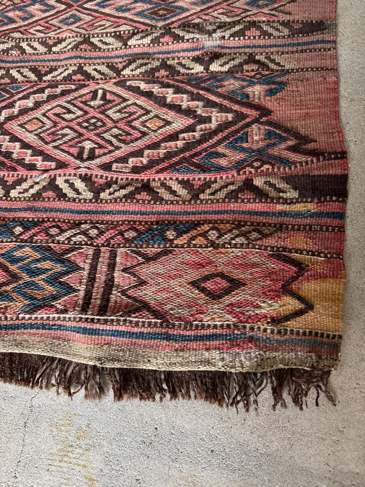 ヴィンテージ キリム ラグ 遊牧民 伝統柄 103㎝×85㎝ MARWIL-DEMENAGEMENTS_CH